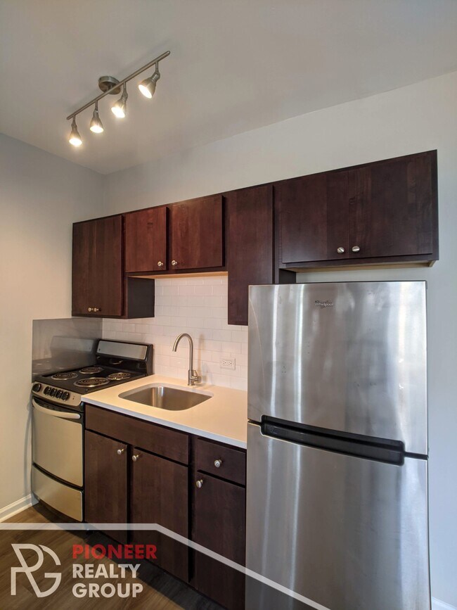 Building Photo - 1633 N Humboldt Blvd