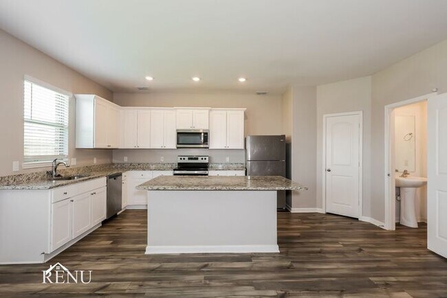 Building Photo - 1931 Hialeah Dr