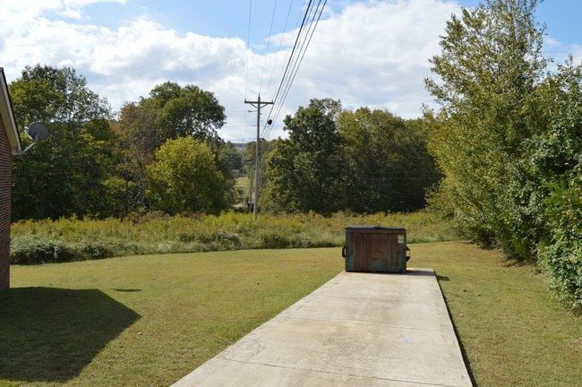Building Photo - 2301 Lakeland Dr