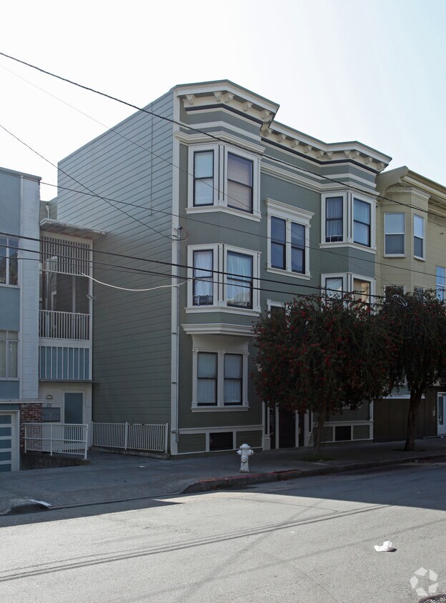 Primary Photo - 157 Albion St