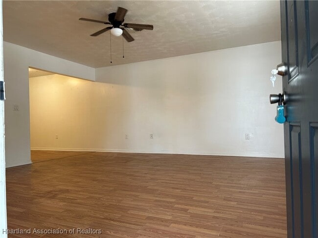 Building Photo - 4926 Salmon Dr