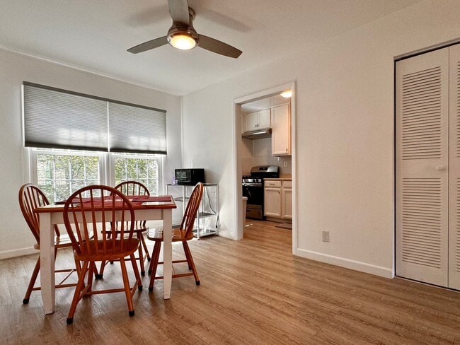 Building Photo - Renovated Condo near Stonefield Shopping! ...