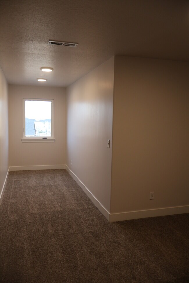 Foto del edificio - 4805 S Heartwood Rd