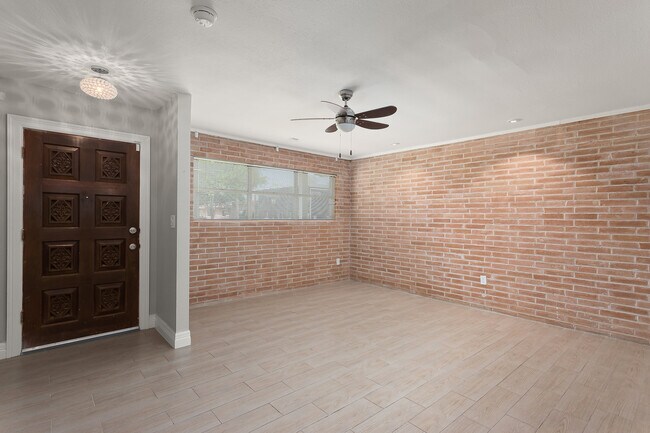 Foto del edificio - 716 Daffodil Ave