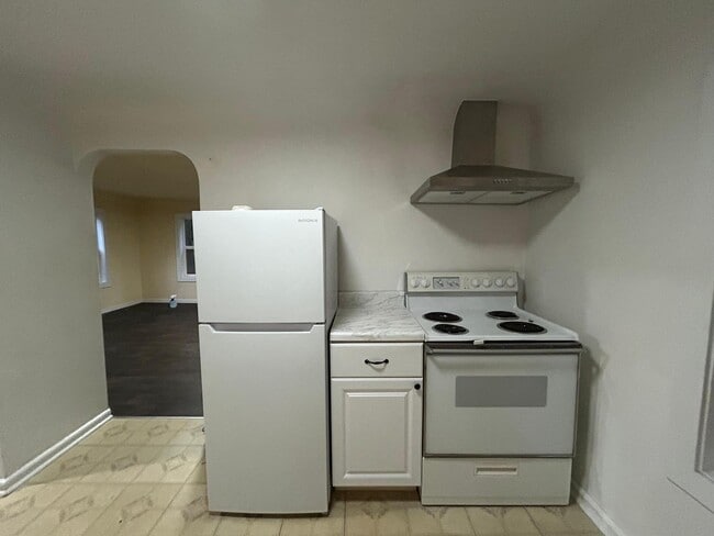 Building Photo - 3831 NW Anderson Hill Rd