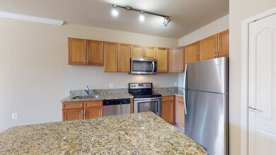 Interior Photo - Signal Hill Apartment Homes