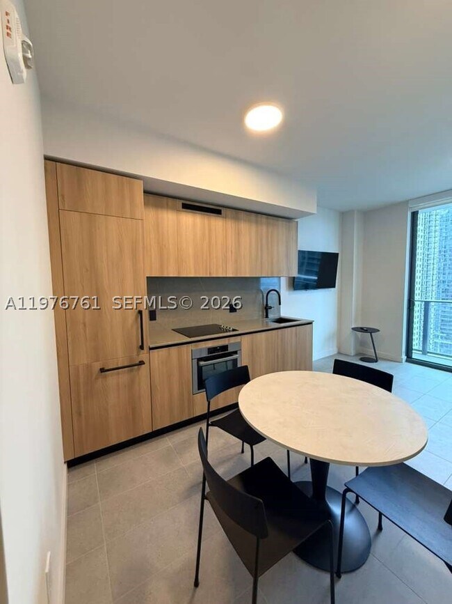 Foto del edificio - 121 NE 5th St