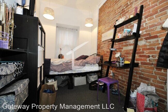 Foto del edificio - 4 br, 2 bath House - 14 Wigglesworth St #2
