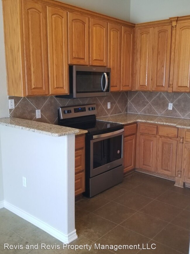 Building Photo - 3 br, 3 bath House - 215 TURTLE CREEK DR