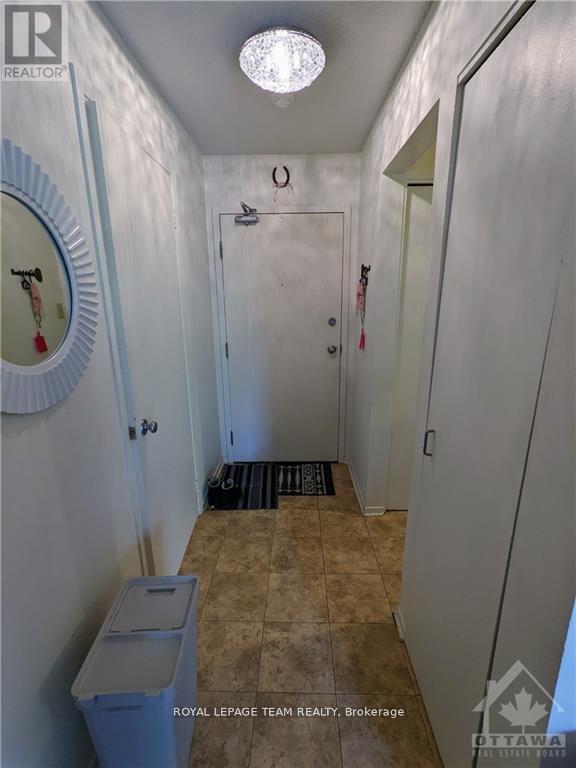 Building Photo - 250 Brittany Dr