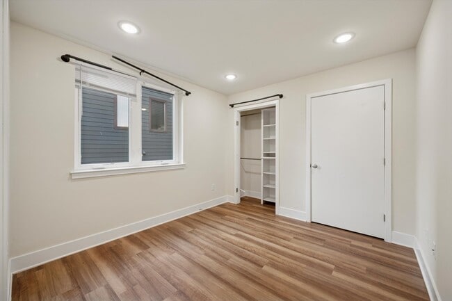 Photo - 1519 N Sydenham St Apartment