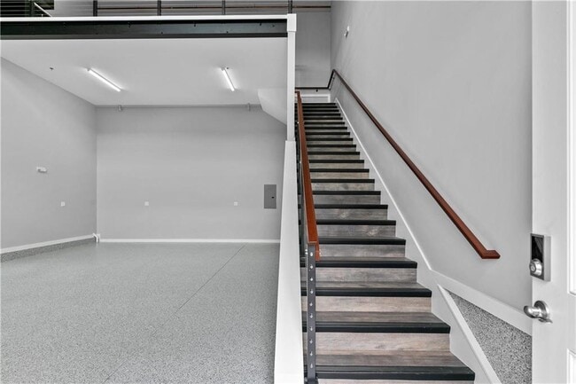 Building Photo - 55 John Clarke Rd