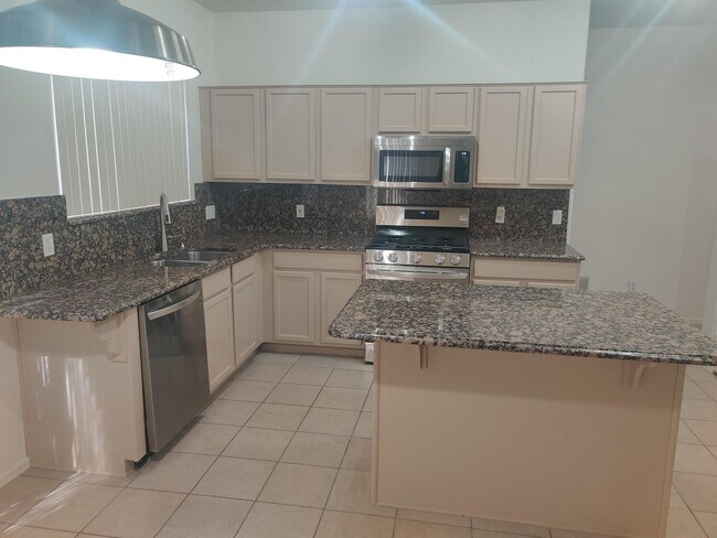 Foto del edificio - 24807 N 37th Ln