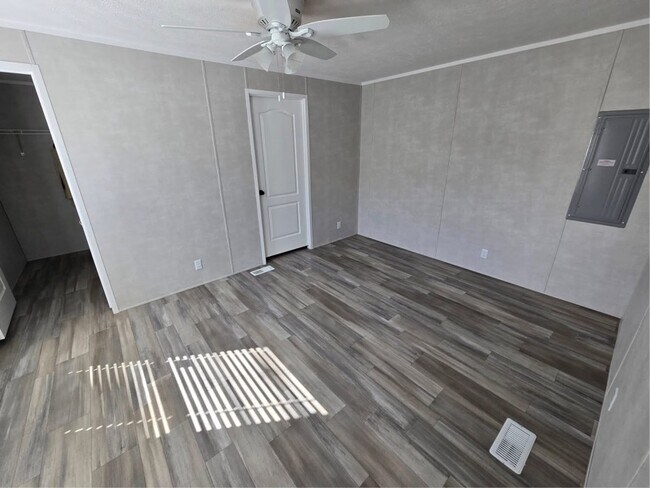 Foto del edificio - 1138 S Prairie St