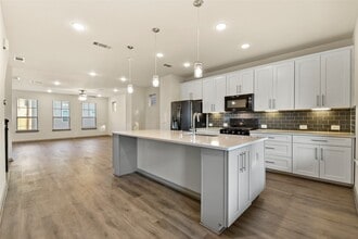 Building Photo - 2123 Sequoia Woods Dr