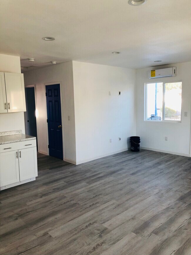 Foto del edificio - 1182 E 37th St