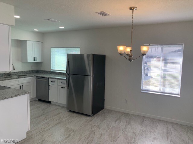 Foto del edificio - 11460 Summerwinds Ct