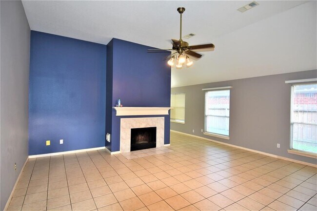 Foto del edificio - 6434 Bosley Ln