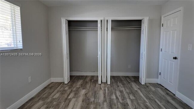 Foto del edificio - 220 SW 80th Ave
