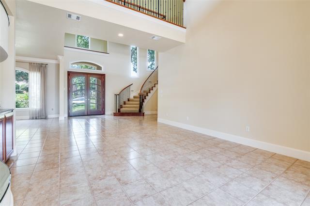 Building Photo - 910 Turnberry Ln