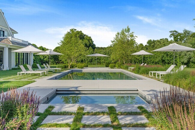 Foto del edificio - 127 Greenleaf Ln