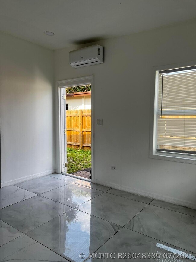 Foto del edificio - 1212 NW 13th Ct