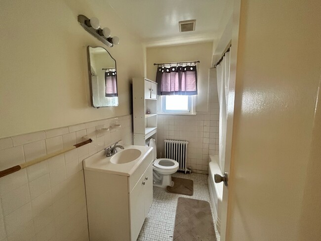 Bathroom - 11817 193rd St