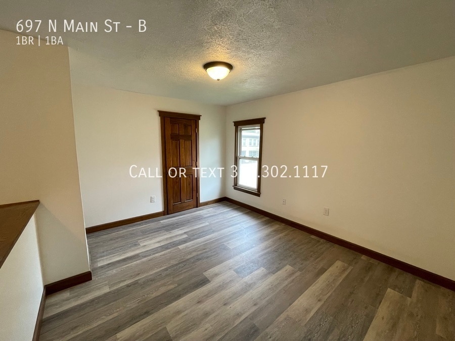 Primary Photo - One bedroom one bathroom second level apar...