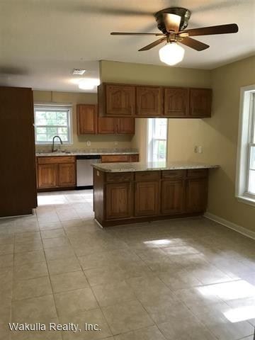 Foto del edificio - 3 br, 2 bath House - 2400 Spring Creek Hig...
