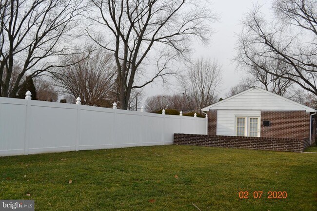 Building Photo - 224 Pennell Rd