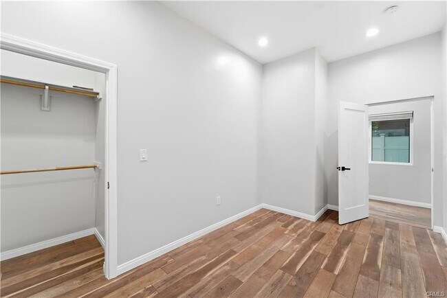 Foto del edificio - 5702 Donna Ave