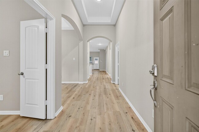 Foto del edificio - 2450 Garden Shadow Dr