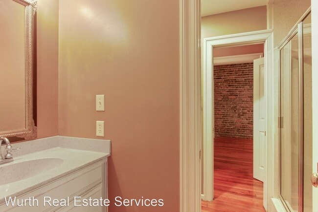 Building Photo - 2 br, 1.5 bath House - 528 Baronne St #302