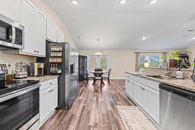 Building Photo - 2784 Keats Dr