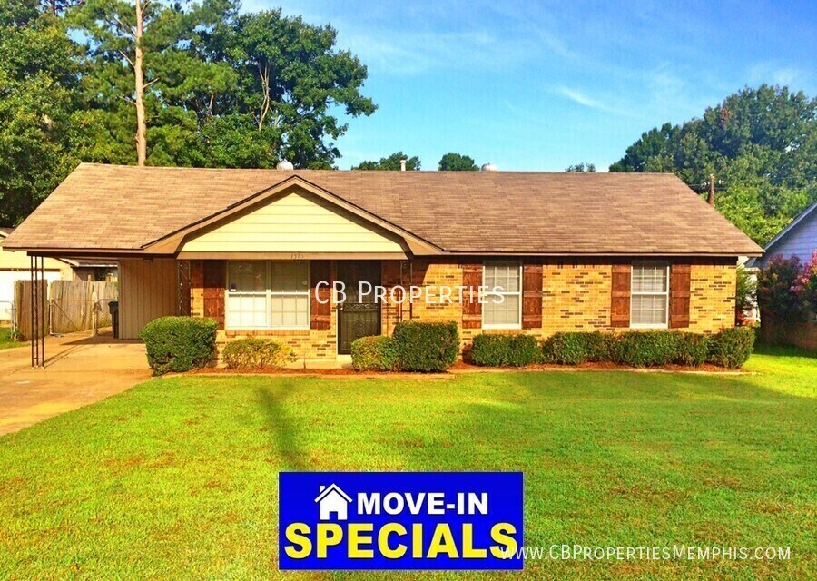 Primary Photo - 3 Bed and 1.5 Bath Home