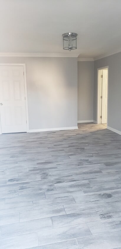 LIVING ROOM APT B - 3186 Washington Rd