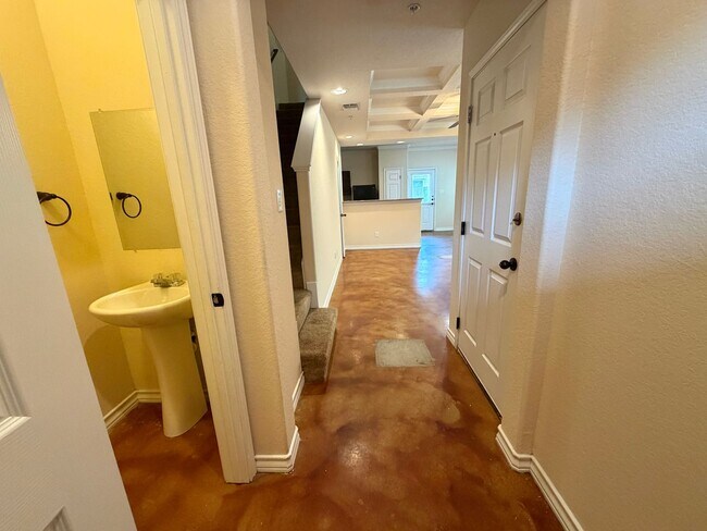 Foto del edificio - 5011-5017 Stowers Blvd