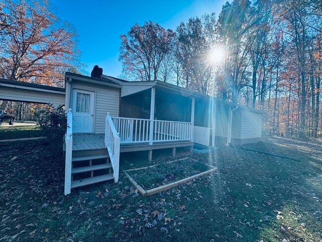 Building Photo - One Level Country Living