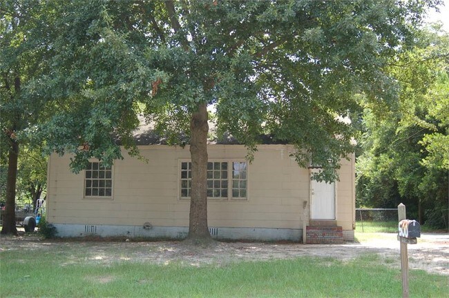 500 Diggs Boulevard - 111 Arnold Blvd
