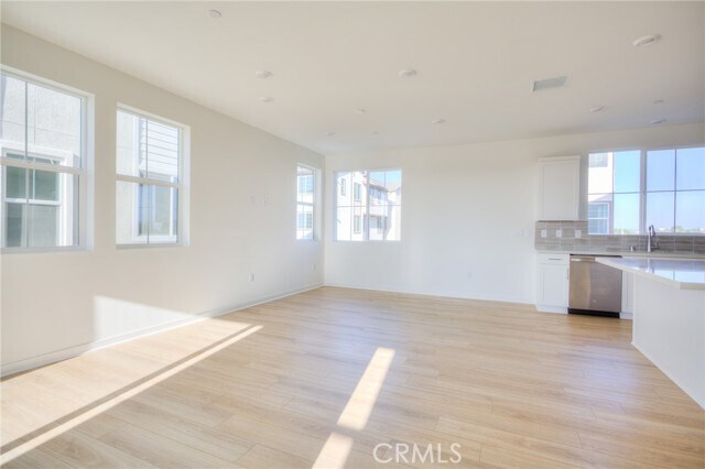 Foto del edificio - 5999 Huntington Dr
