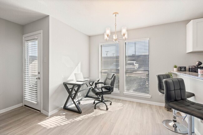 Foto del edificio - Furnished Condo with Modern Finishes in Arlington - Flexible Lease Terms
