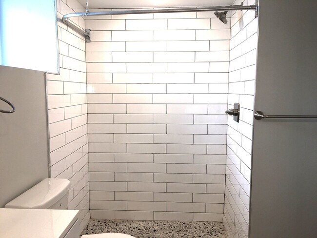 Foto del edificio - 5301 Catharine St