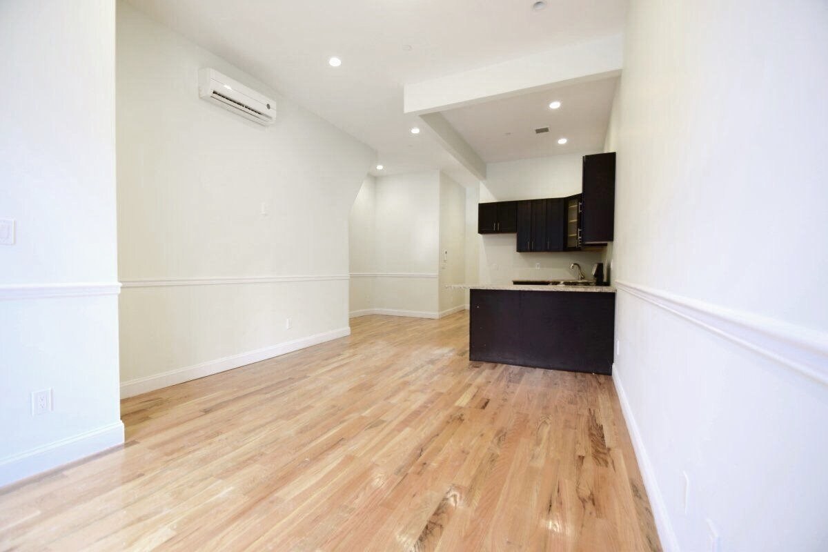 Foto principal - 113 W 130th St