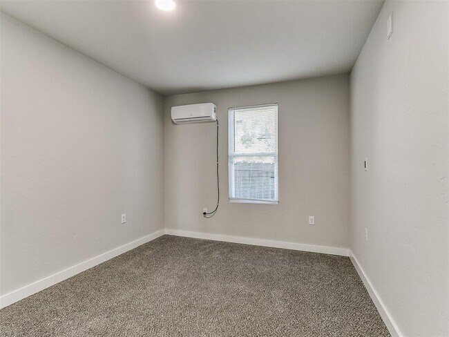 Foto del edificio - 321 N McKinley Ave