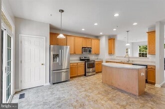 Building Photo - 110 Riverwatch Dr