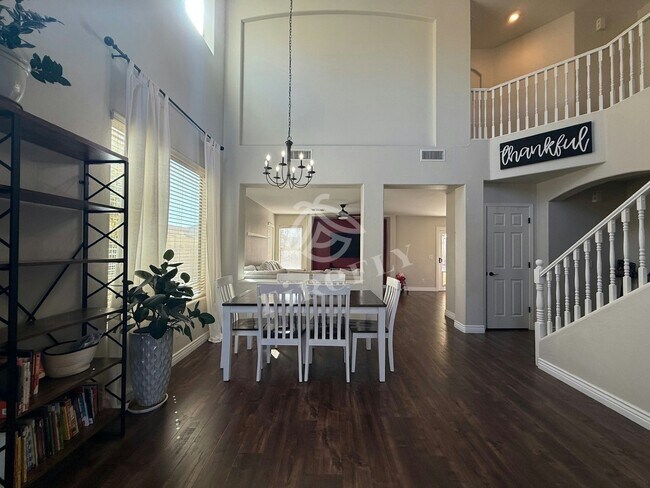 Foto del edificio - 6509 W Red Fox Rd