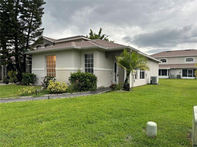 Foto del edificio - 14572 Laguna Beach Cir