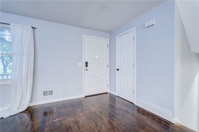 Building Photo - 232 Meadowbriar Rd
