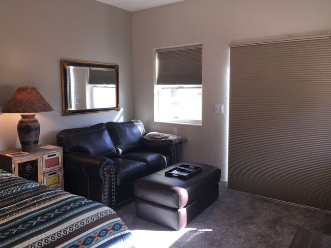 Building Photo - 3374 S Village Loop