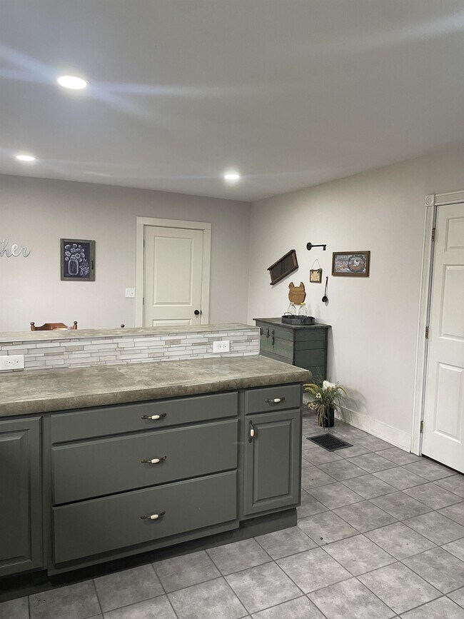 Foto del edificio - 5080 S Hillsdale Rd